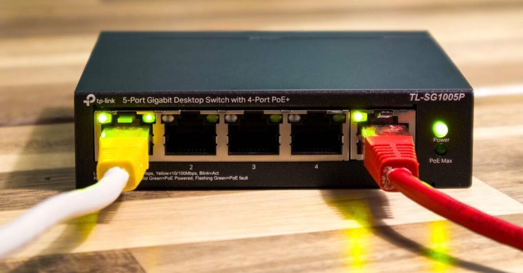 découvrez le meilleur routeur solaire pour une connexion internet fiable et écologique, même en pleine nature.