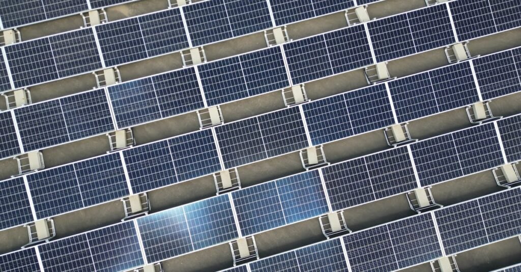 découvrez le cadastre solaire, un outil pratique pour évaluer le potentiel d'énergie solaire de votre toit et optimiser l'installation de panneaux solaires.