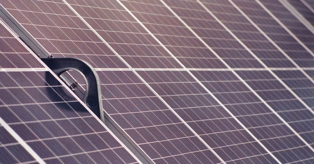découvrez les prix des panneaux solaires et profitez d'une énergie renouvelable abordable pour réduire vos factures d'électricité.