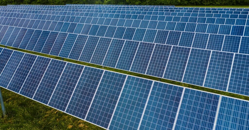 découvrez les prévisions des prix des panneaux solaires en 2026 et comment ils évolueront pour optimiser vos investissements en énergie renouvelable.