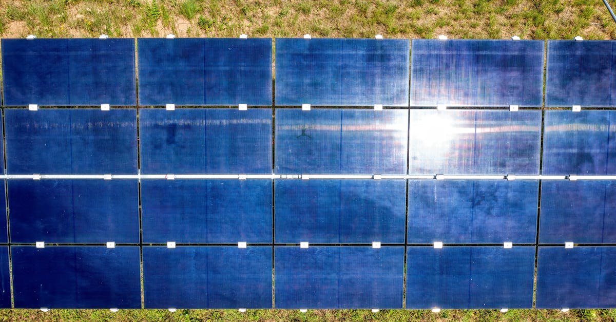 découvrez les régulations sur les panneaux solaires prévues pour 2026, leurs impacts et obligations pour les particuliers et les professionnels.