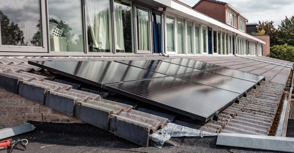 découvrez la réglementation des panneaux solaires en 2026 : normes, obligations et innovations pour une énergie solaire durable et conforme aux nouvelles lois.