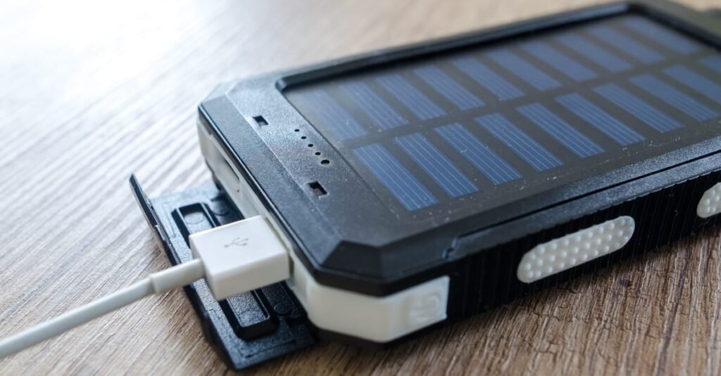 découvrez notre batterie solaire performante pour stocker l'énergie solaire efficacement et garantir une alimentation électrique durable et autonome.