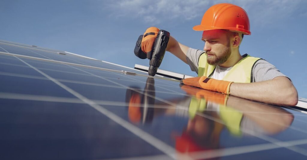 installation de panneaux solaires : optimisez votre consommation d'énergie avec une solution écologique et économique adaptée à votre habitat.