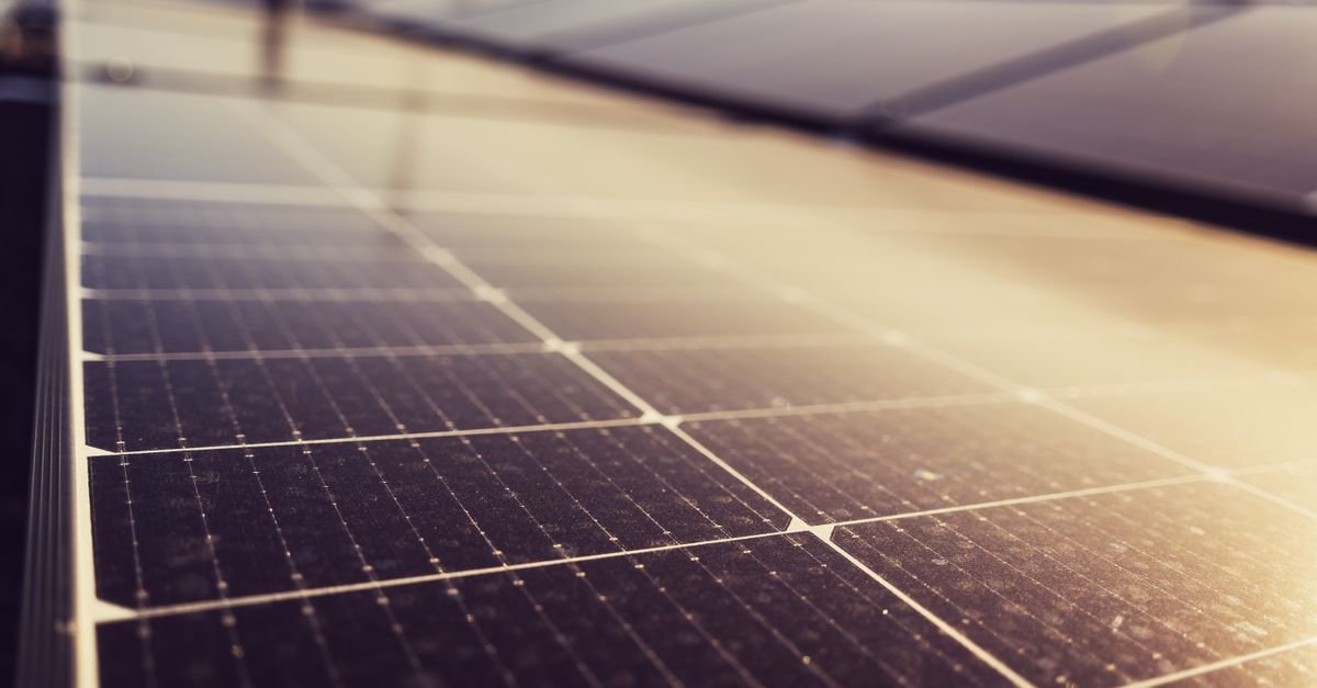 découvrez comment utiliser efficacement l'énergie solaire pour réduire votre consommation électrique et protéger l'environnement.