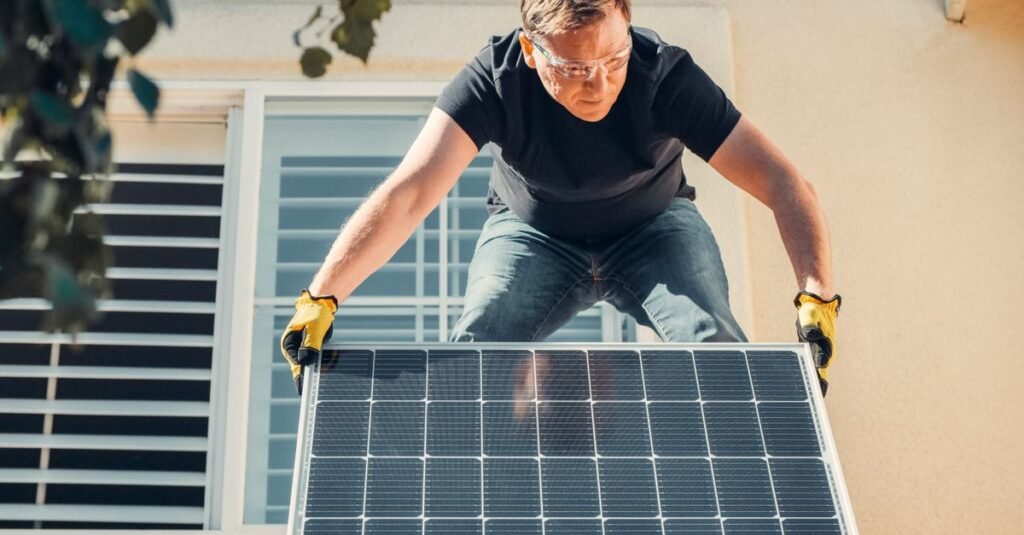 découvrez les inconvénients des panneaux solaires, y compris leur coût initial, l'impact environnemental de la fabrication, et les limitations liées à l'efficacité et à l'emplacement.
