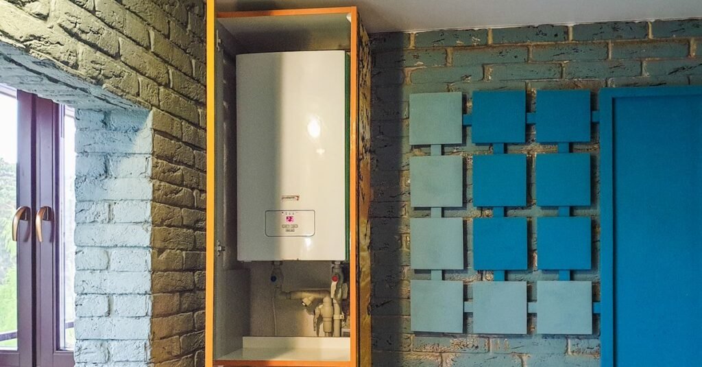 découvrez notre chauffe-eau thermodynamique de 150 litres, une solution économique et écologique pour votre production d'eau chaude sanitaire.